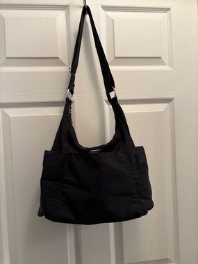 Baggallini Black Nylon Lightweight Travel Shoulder Bag Organizer